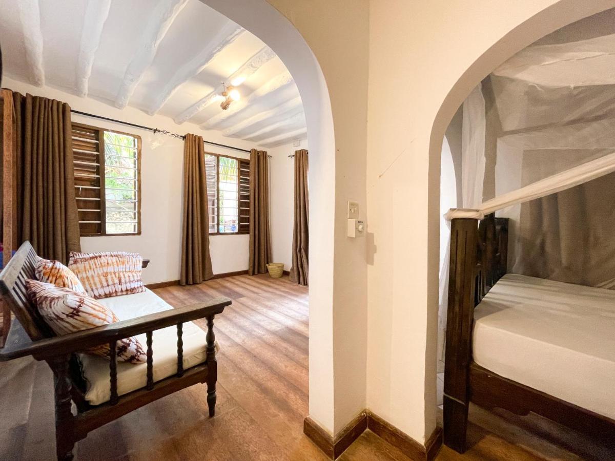 Meliks Hotel จัมเบียนี ภายนอก รูปภาพ