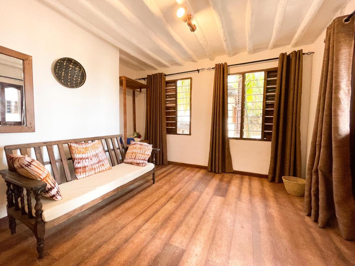 Meliks Hotel จัมเบียนี ภายนอก รูปภาพ